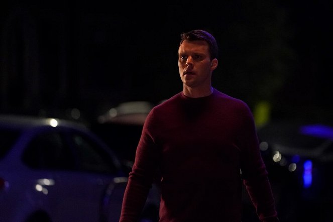 Chicago Fire - A White-Knuckle Panic - Photos - Jesse Spencer