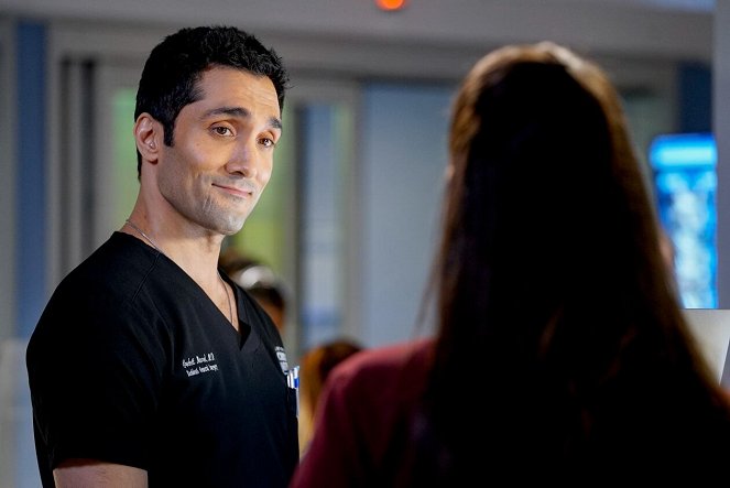 Chicago Med - Letting Go Only to Come Together - Z filmu - Dominic Rains