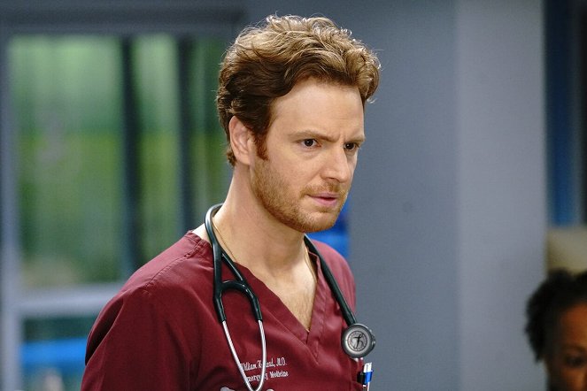 Chicago Med - Letting Go Only to Come Together - Van film - Nick Gehlfuss