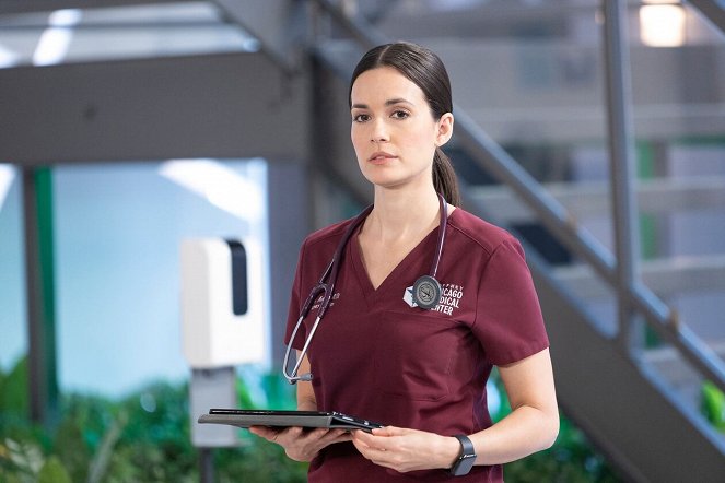 Chicago Med - What a Tangled Web We Weave - Van film - Torrey DeVitto