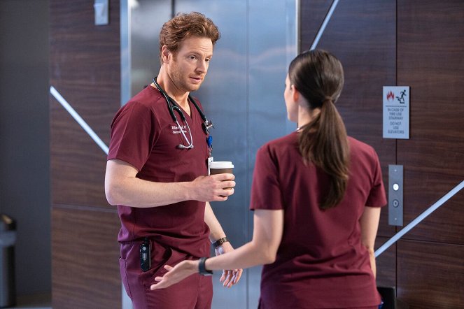 Chicago Med - Season 6 - What a Tangled Web We Weave - Film - Nick Gehlfuss