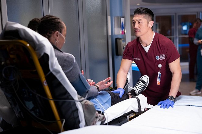 Chicago Med - What a Tangled Web We Weave - Van film - Brian Tee