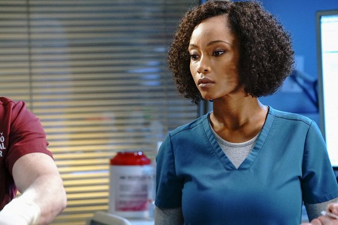 Chicago Med - What a Tangled Web We Weave - Van film - Yaya DaCosta