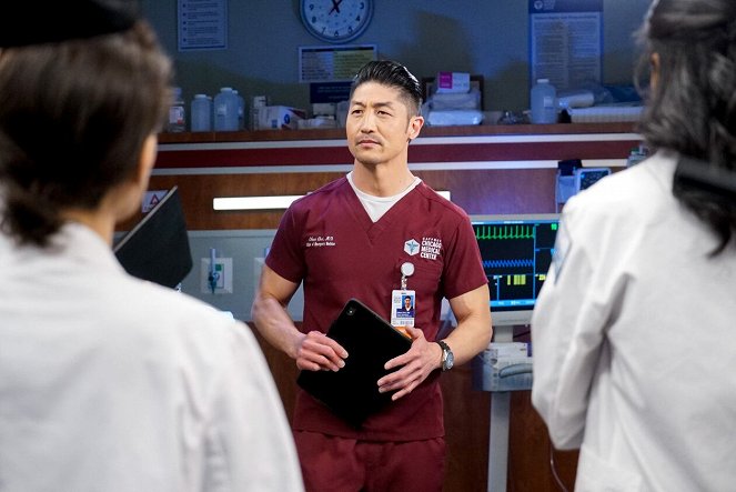 Chicago Med - A Red Pill, a Blue Pill - Film - Brian Tee