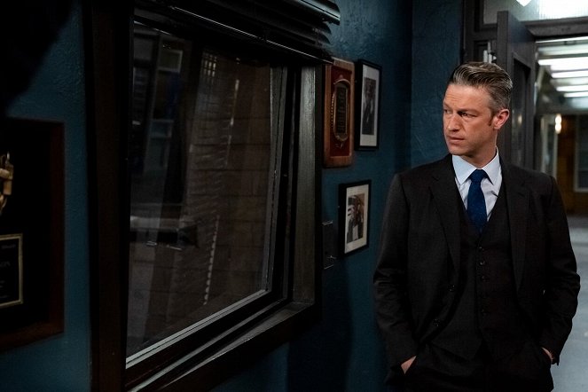 Law & Order: Special Victims Unit - What Can Happen in the Dark - Photos - Peter Scanavino