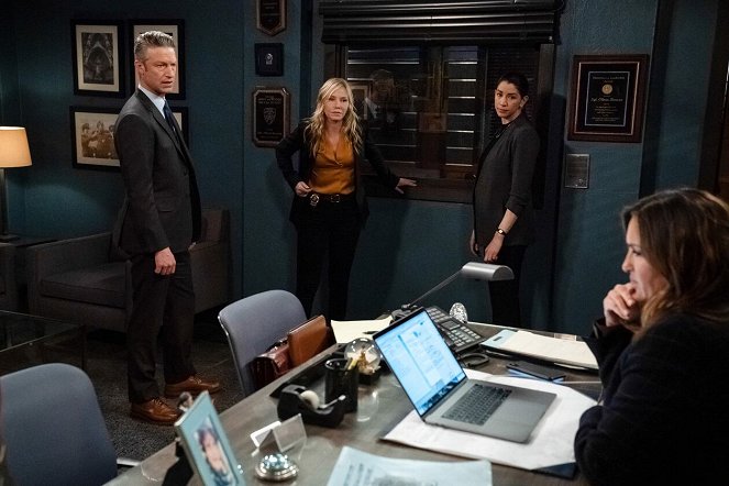 Law & Order: Special Victims Unit - What Can Happen in the Dark - Photos