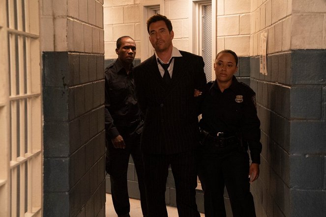 Law & Order: Organized Crime - Season 1 - Jeder wird einmal geschlagen, irgendwann - Filmfotos - Dylan McDermott