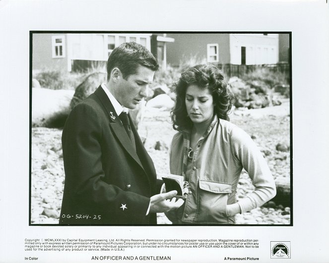 An Officer and a Gentleman - Lobby Cards - Richard Gere, Debra Winger