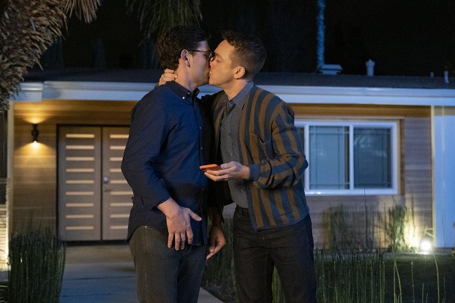 Special - Season 2 - That's the Way the Boys Are - Photos - Ryan O'Connell, Max Jenkins