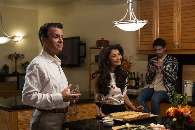 Special - Season 2 - Reinas de la fiesta - De la película - Ajay Mehta, Anjali Bhimani, Karan Soni