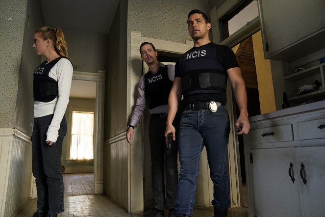 NCIS rikostutkijat - Season 18 - Rule 91 - Kuvat elokuvasta - Emily Wickersham, Sean Murray, Wilmer Valderrama