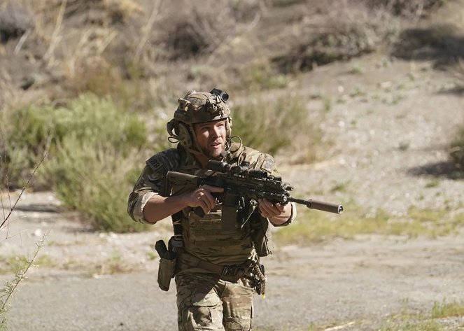 SEAL Team - Nightmare of My Choice - Kuvat elokuvasta - Max Thieriot
