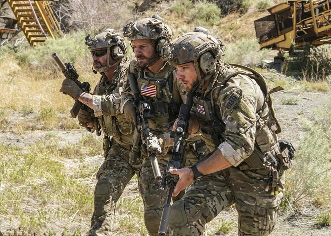 SEAL Team - Schlacht an der Pipeline - Filmfotos - Scott Foxx, David Boreanaz, Max Thieriot