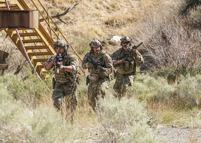 SEAL Team - Nightmare of My Choice - Photos - Max Thieriot, David Boreanaz, Scott Foxx
