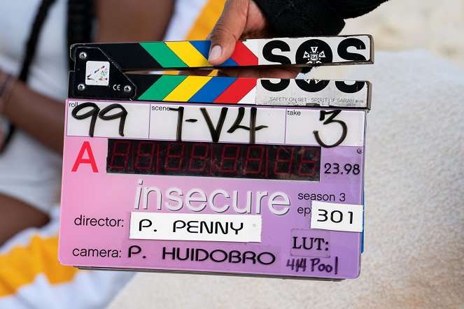 Insecure - Season 3 - Better-Like - Van de set