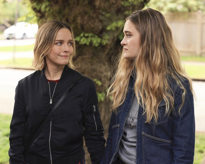 A Million Little Things - Justice: Part 2 - Photos - Allison Miller, Lizzy Greene