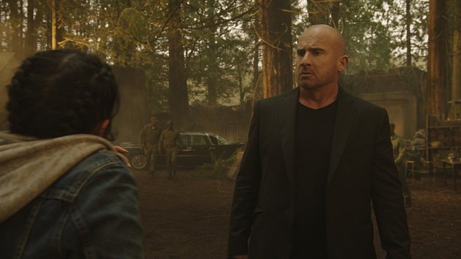Legends of Tomorrow - Bay of Squids - Photos - Dominic Purcell