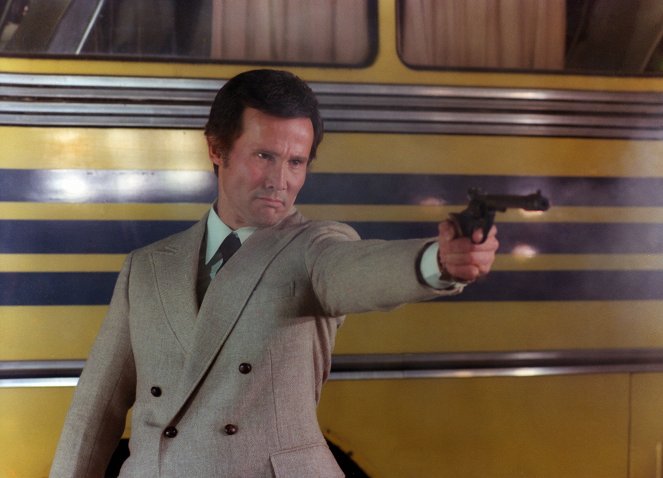 Weapons of Death - Photos - Henry Silva