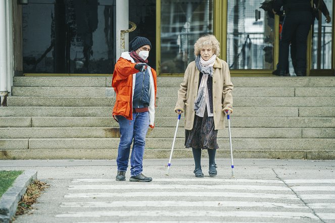 Polizeiruf 110 - Season 50 - Frau Schrödingers Katze - Tournage - Ilse Neubauer