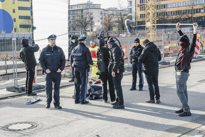 Volejte policii 110 - Série 50 - Frau Schrödingers Katze - Z natáčení - Stephan Zinner, Verena Altenberger