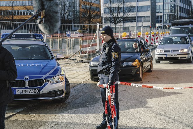 Volejte policii 110 - Série 50 - Frau Schrödingers Katze - Z natáčení - Verena Altenberger