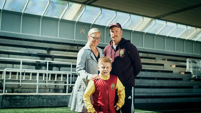 Kentän laidalla - Promóció fotók - Laura Malmivaara, Dylan Westrén, Aaro Wichmann