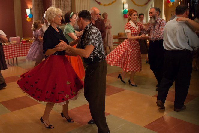 Call the Midwife - Season 4 - Episode 6 - Photos - Helen George, Charlotte Ritchie, Emerald Fennell
