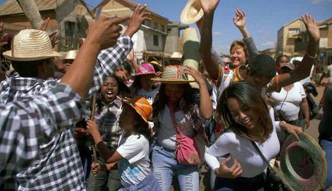 Rituels du monde - Madagascar : Inviter les morts à la fête - Van film