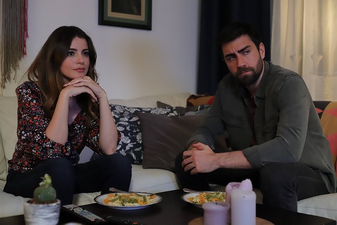 Teşkilat - Episode 13 - De la película - Ezgi Eyüboğlu, Çağlar Ertuğrul