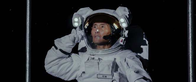 Stowaway - De la película - Daniel Dae Kim