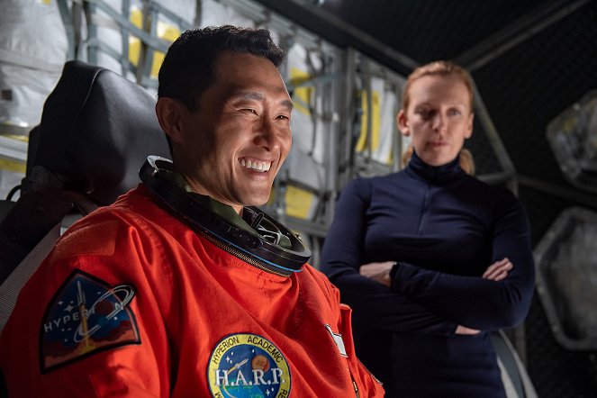 Utajený pasažér - Z natáčení - Daniel Dae Kim, Toni Collette