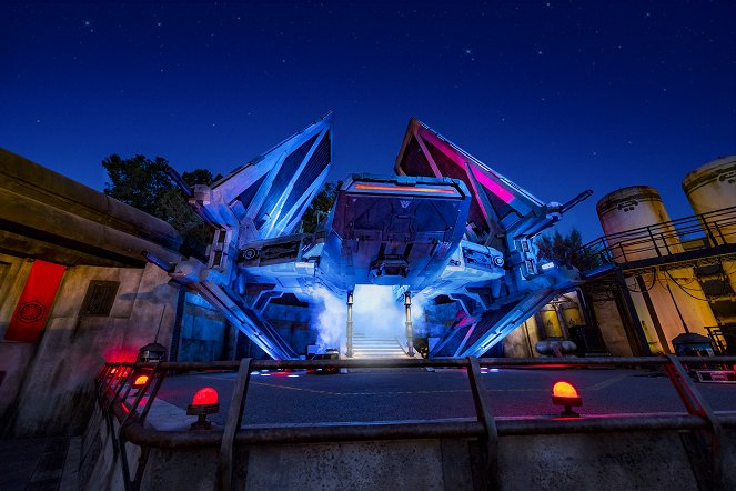 Behind the Attraction - Star Tours - Photos