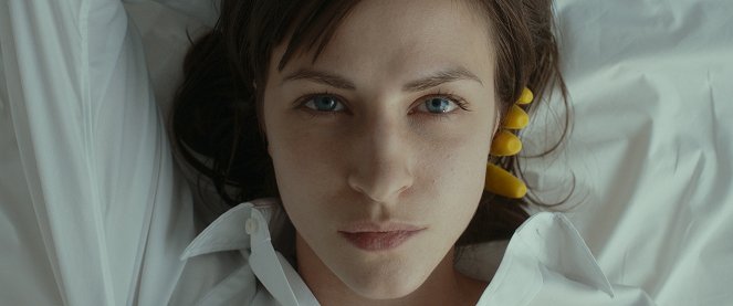 W zawieszeniu - Z filmu - Natalia Belitski