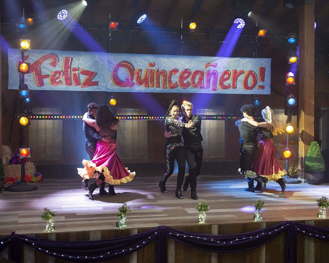 High School Musical: The Musical: The Series - The Quinceañero - Photos - Sofia Wylie, Kaden Dayton