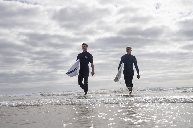 Shark Beach with Chris Hemsworth - Kuvat elokuvasta