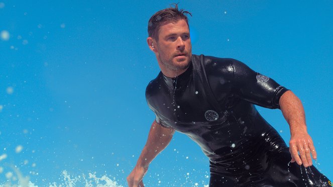 Shark Beach with Chris Hemsworth - De la película - Chris Hemsworth