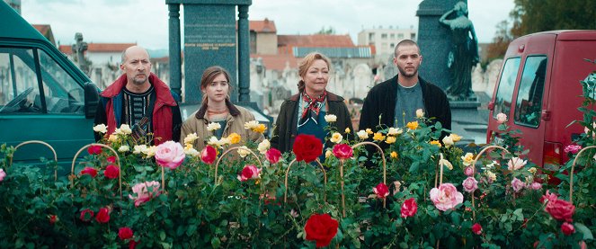 Dokonalá květina - Z filmu - Fatsah Bouyahmed, Marie Petiot, Catherine Frot, Manel Foulgoc