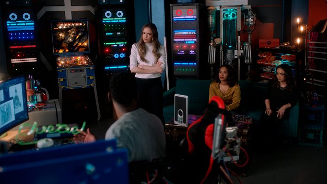 The Flash - Tomber le masque - Film - Danielle Panabaker, Candice Patton, Danielle Nicolet
