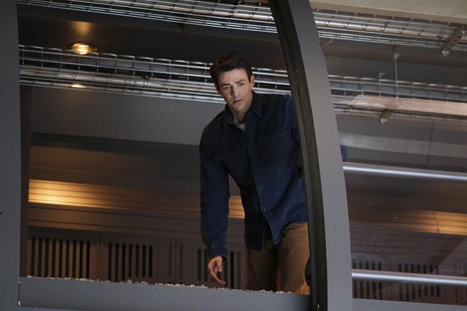 The Flash - Family Matters, Part 1 - Photos - Grant Gustin