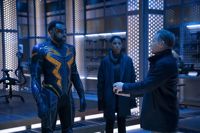 Black Lightning - The Book of Ruin: Chapter One: Picking up the Pieces - Photos - Cress Williams, Christine Adams, James Remar