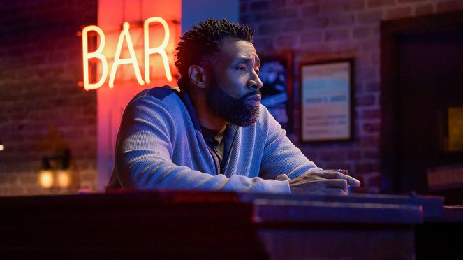 Black Lightning - The Book of Reunification: Chapter Two: Trial and Errors - De la película - Cress Williams