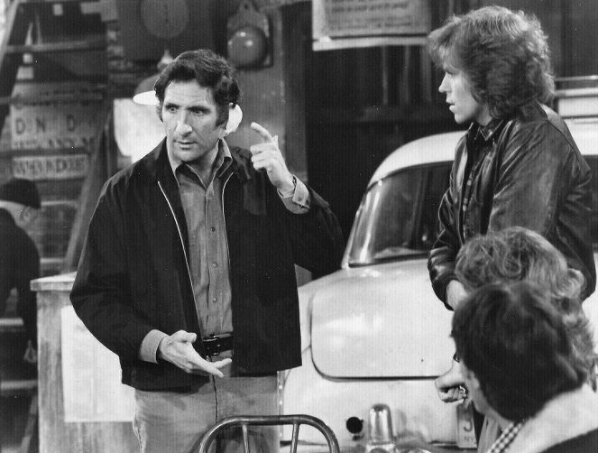 Taxi - Kellner oder Taxifahrer? - Filmfotos - Judd Hirsch, Jeff Conaway