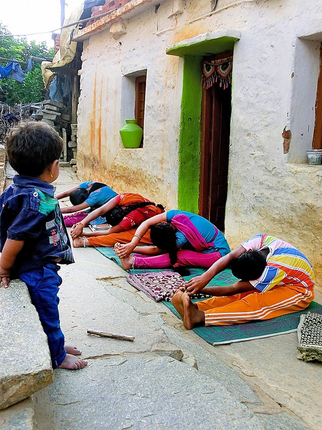 Indien – Soguna will Yoga-Lehrerin werden - Filmfotos