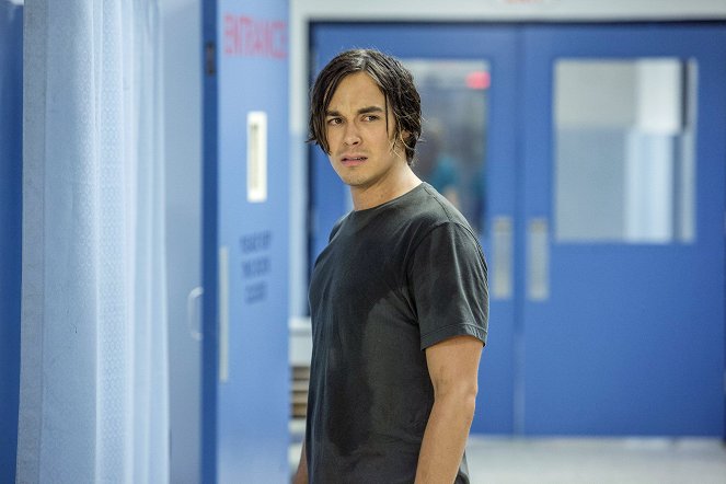 Ravenswood - De la película - Tyler Blackburn