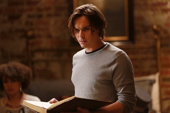 Ravenswood - Van film - Tyler Blackburn