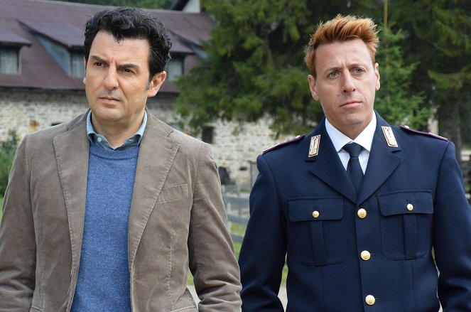 Un passo dal cielo - Season 4 - Van film - Enrico Ianniello, Gianmarco Pozzoli