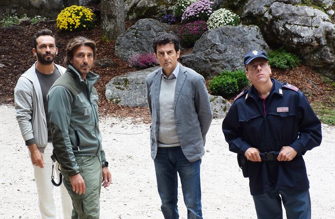 Na krok od neba - Season 4 - Z filmu - Enrico Ianniello, Gianmarco Pozzoli