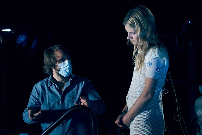 Kyslík - Z natáčení - Alexandre Aja, Mélanie Laurent