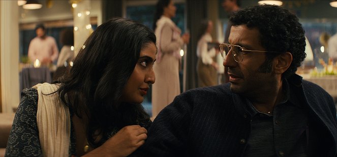 Sweet Tooth: El niño ciervo - Mierdas raras de ciervo - De la película - Aliza Vellani, Adeel Akhtar