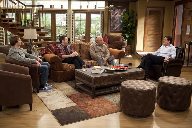 Anger Management - Charlie Goes Back to Therapy - Photos - Derek Richardson, Michael Arden, Barry Corbin, Charlie Sheen